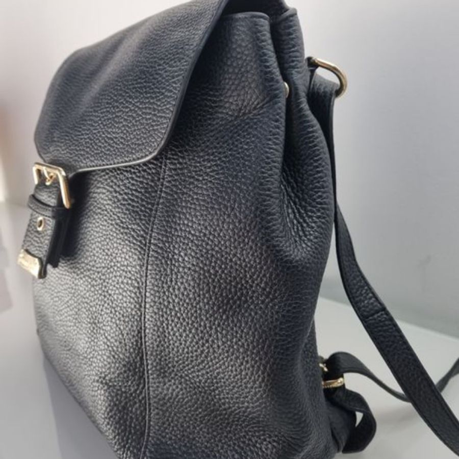 burberry 犢牛皮後背包-11