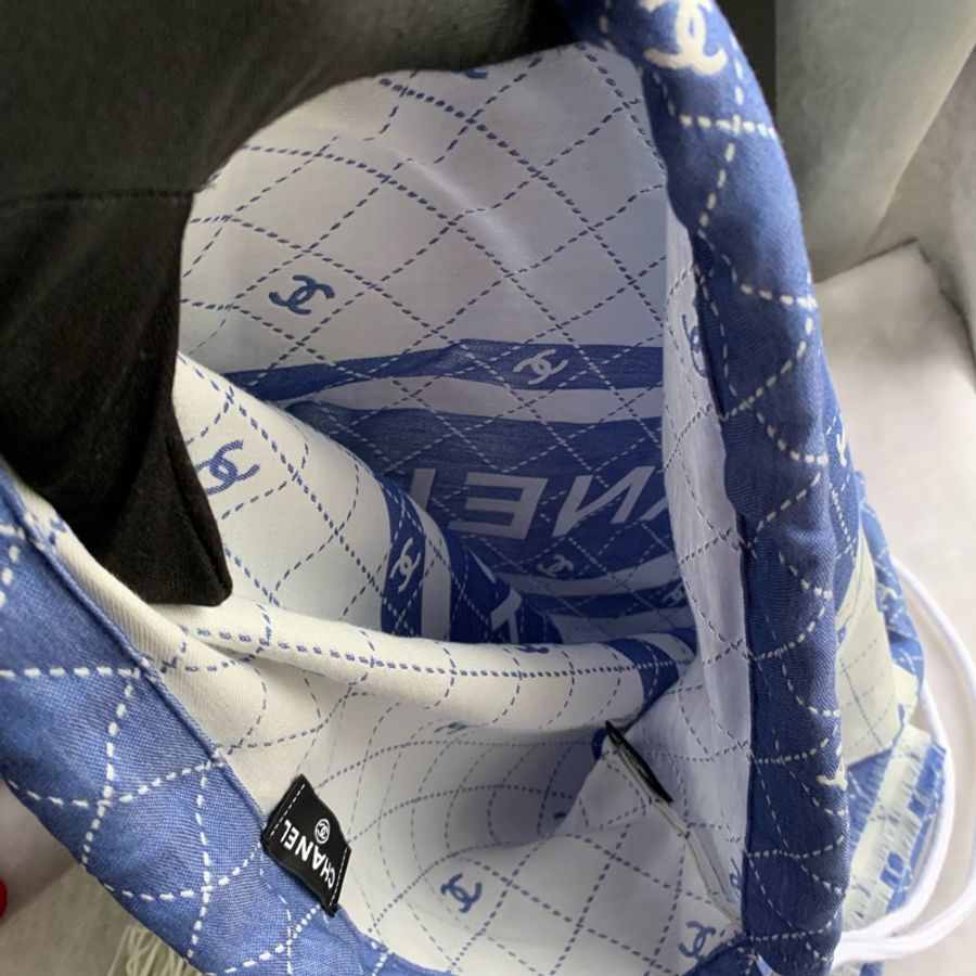 Chanel CC Logo 標誌菱格紋棉質混絲束口後背包+浴巾組(藍色)-6