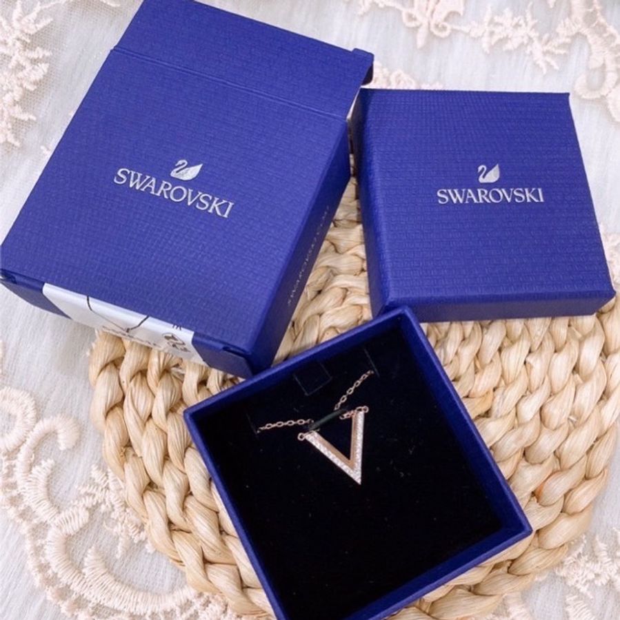 SWAROVSKI 施華洛世奇 熱賣款🔥V型玫瑰金項鍊-1