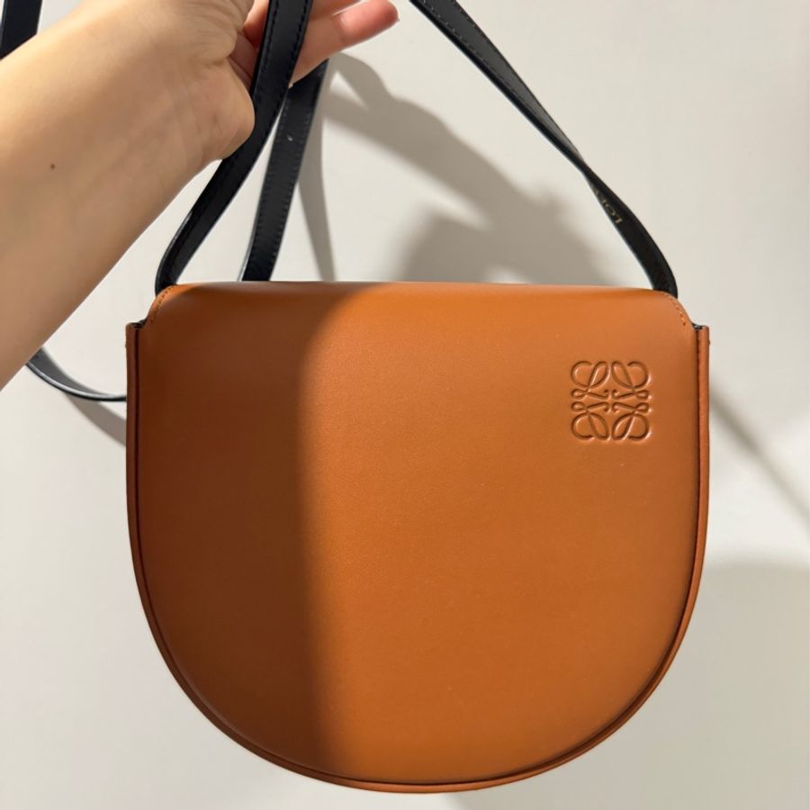 Loewe HEEL DUO BAG 黑棕拼色（雙層半月包）-0
