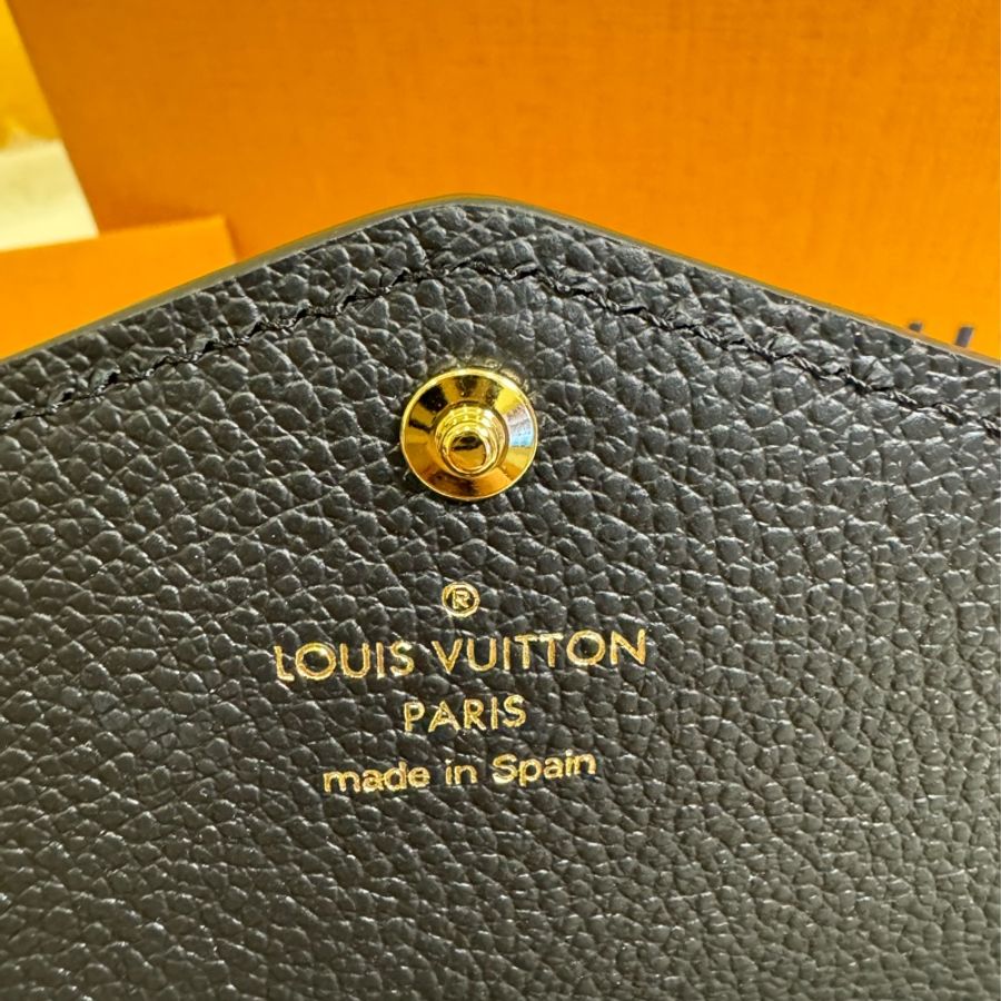 LV 經典Monogram Empreinte Sarah 長夾-7