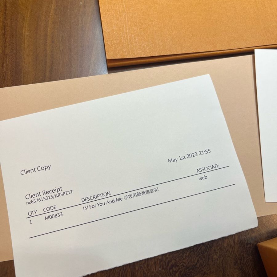 未拆封LV全新品!LV For You And Me 鑰匙扣及手袋吊飾兩用|經典老花牛皮Monogram配金扣|全配,送禮自用兩相宜-11