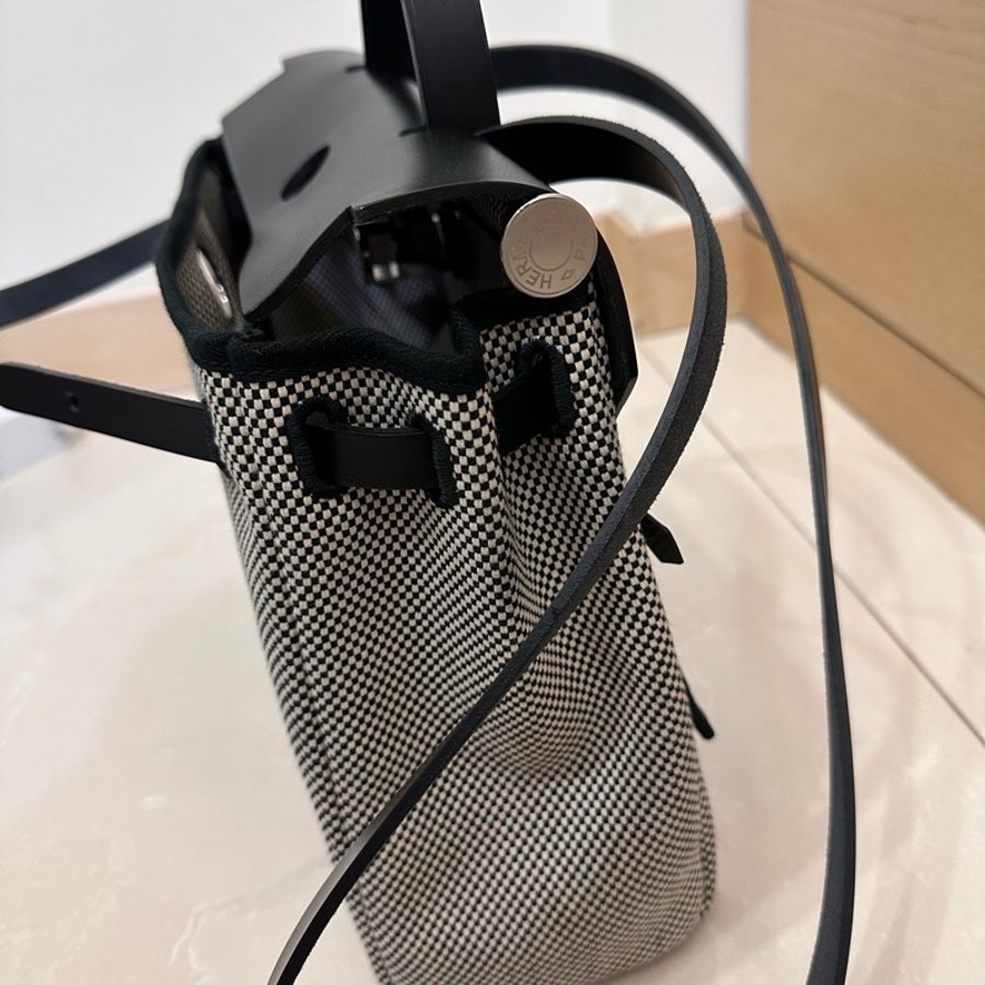 Hermes 愛馬仕 Herbag 31 帆布拼牛皮 特殊編織款 熊貓配色-7