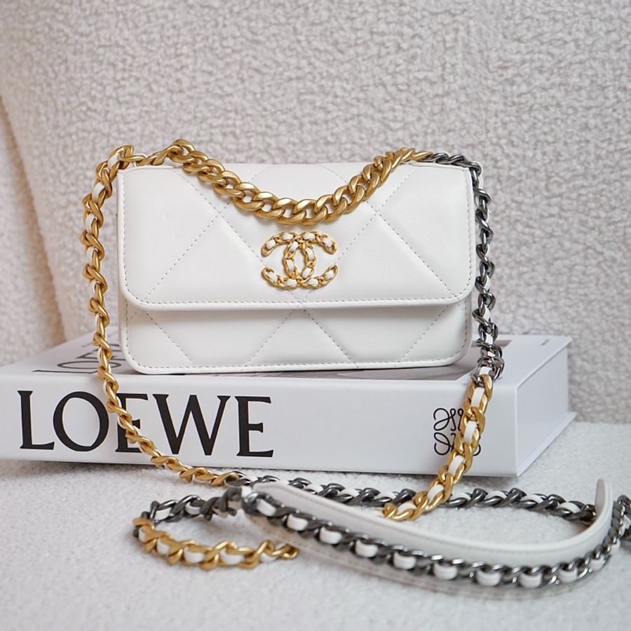 香港門市現貨 Chanel 19 手機包 翻蓋迷你Woc鏈條包 17cm-0