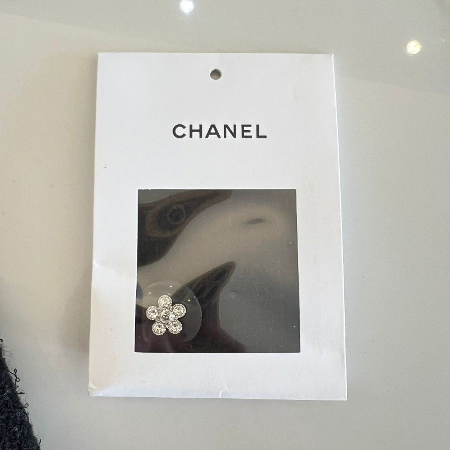 Chane黑色外套 Chanel 標誌性Logo帶鑽鈕扣 ,(23K系列)42碼-4