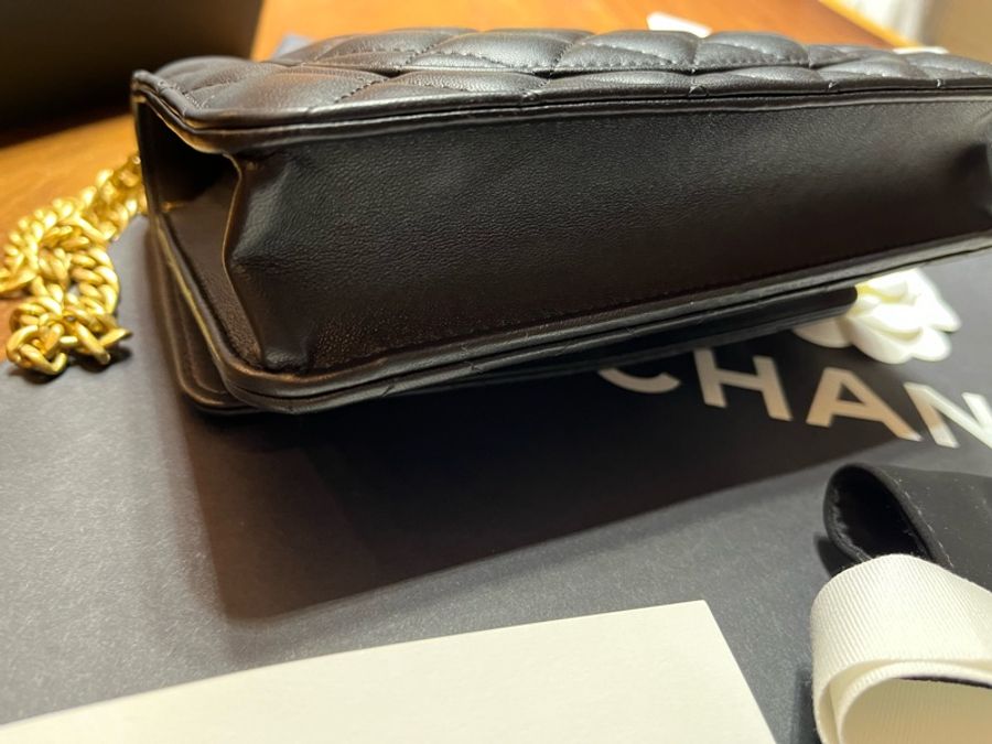 稀有黑金絕美山茶花調節扣小香釋出!2023台北專櫃購入全配保存超好|CHANEL 香奈兒 經典雙C LOGO菱格紋小羊皮WOC斜背肩背兩用包-11