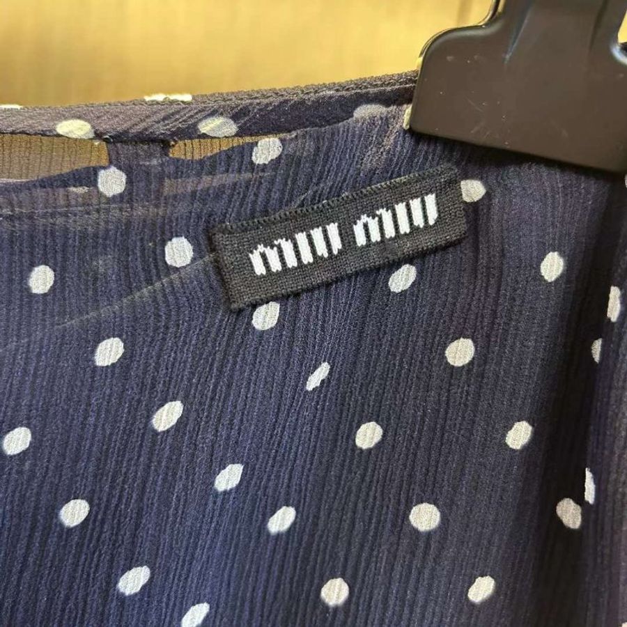 MIUMIU 裙 全新閒置 尺碼42-4