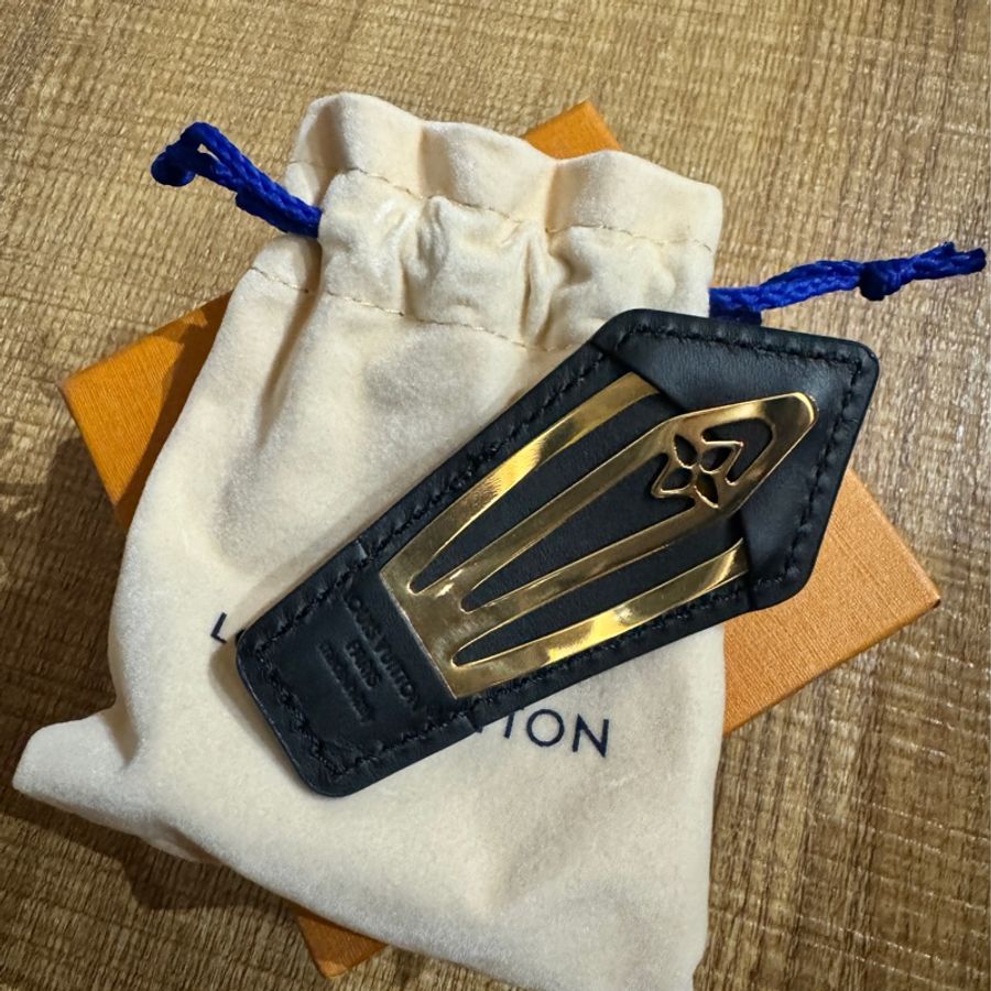 LOUIS VUITTON LV Backstage 皮革髮夾-2