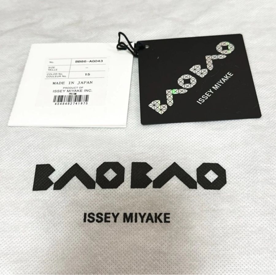 (捷運戰鬥包)出國方便攜帶 保證真品 超好裝 三宅一生 ISSEY MIYAKE 黑色BAO BAO 10*10出國方便攜帶 保證真品 超好裝 三宅一生 ISSEY MIYAKE 黑色BAO BAO 10*10-5