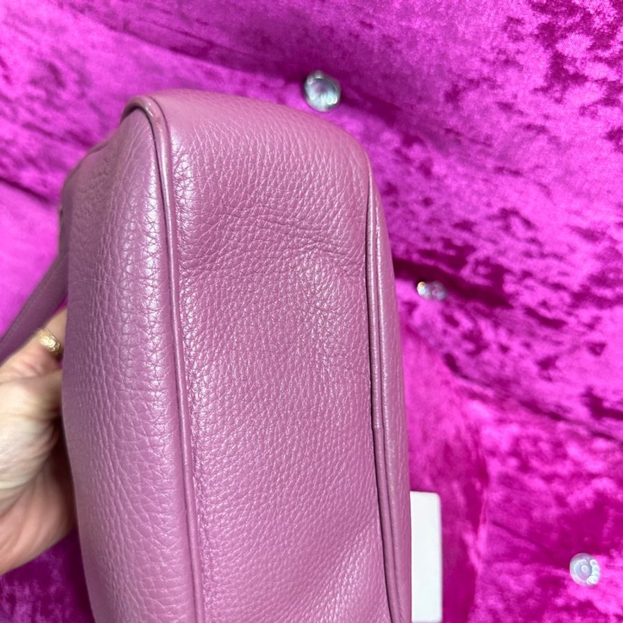 商品：GUCCI 紫紅牛皮SOHO流蘇相機包-5