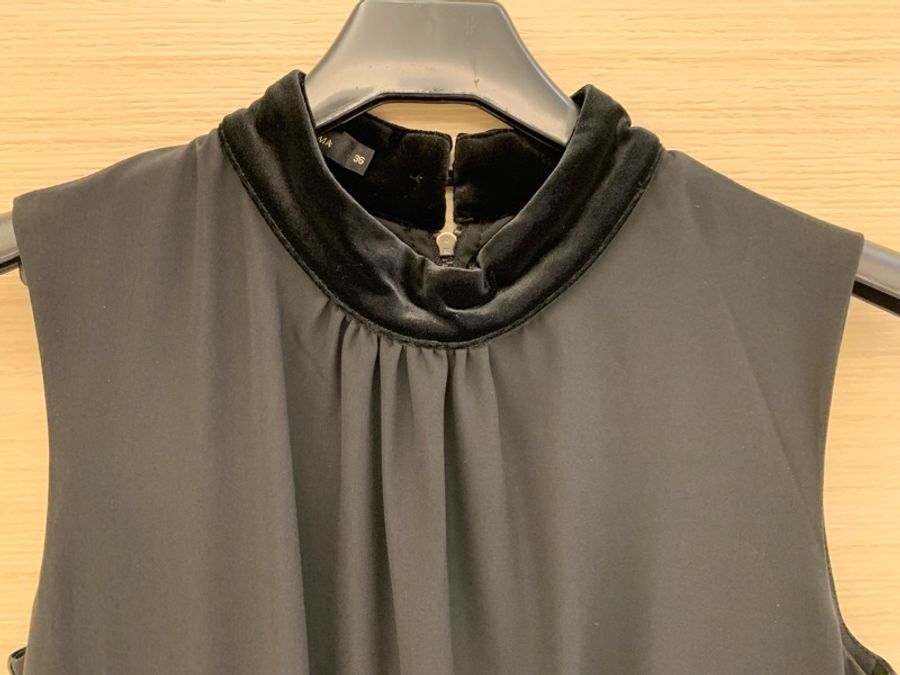 MOMA黑色無袖洋裝👗-1