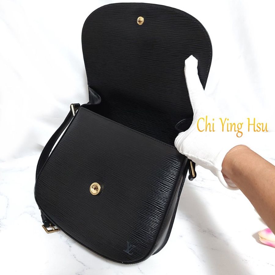 LV EPI Vintage 🎀現品實拍 🎀中古經典黑色水波紋牛鼻包／斜背包/馬鞍包  ( 大 ) ~二手品-58