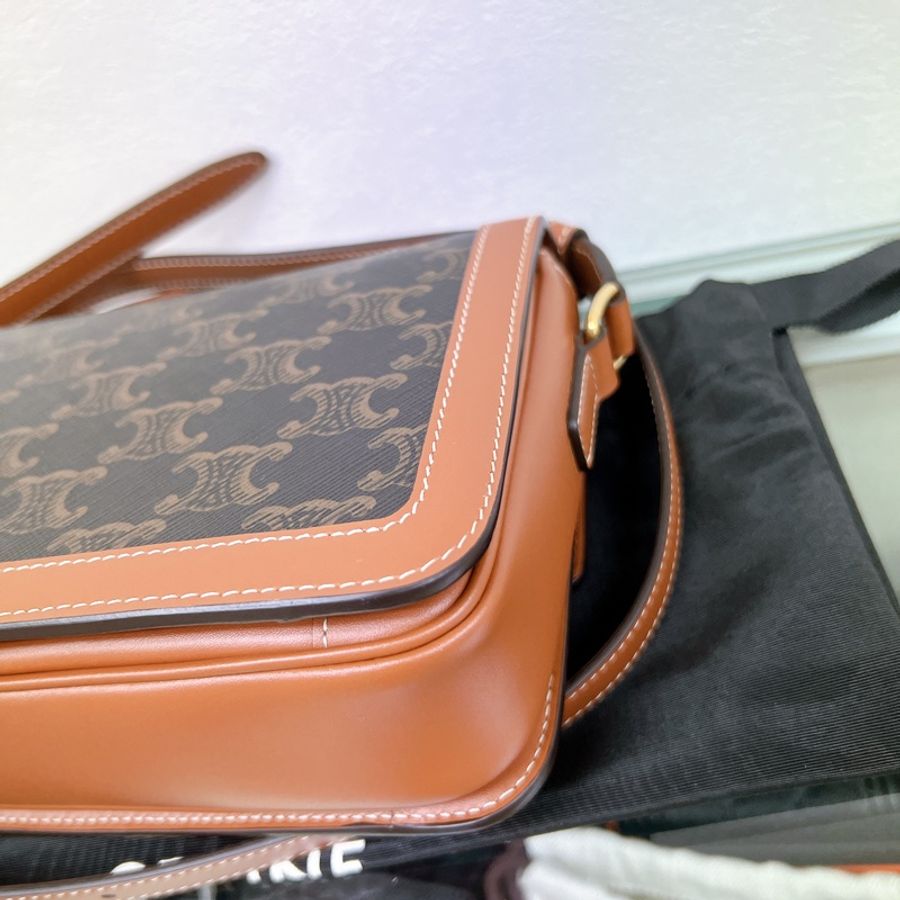 閒置未使用✨經典凱旋門老花 Celine triomphe bag teen 小號 單肩包/斜挎包-6