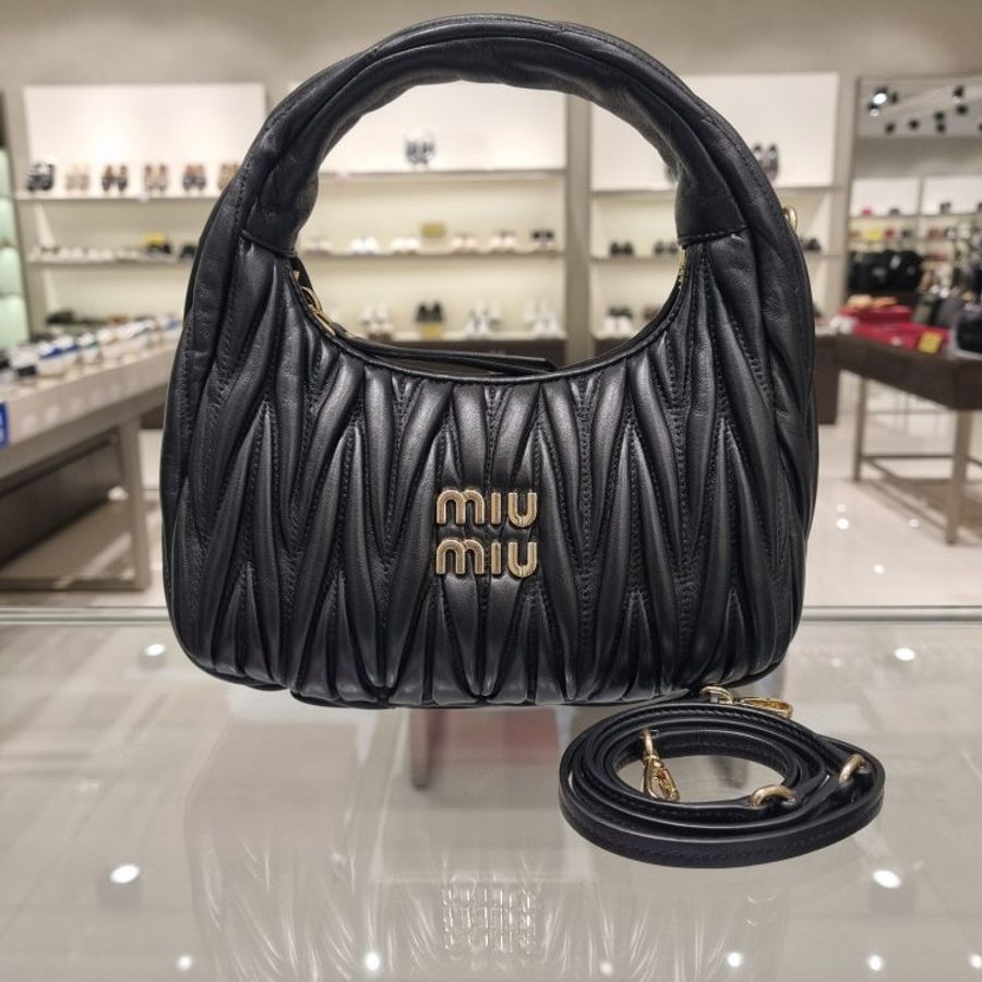 Miu Miu 5BC125 Wander Matelasse 納帕軟皮半月包 黑色《當季專櫃正售★全新商品 》-6