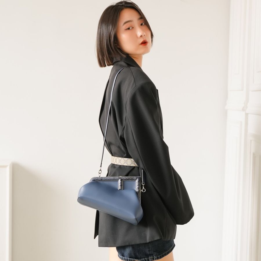 Fendi First 牛皮拚蟒蛇皮小型手拿/斜背包(8BP129-灰藍)-0