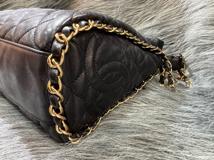 Chanel 黑色 牛皮 金鍊 ChainAround 肩背包 牛角包-12