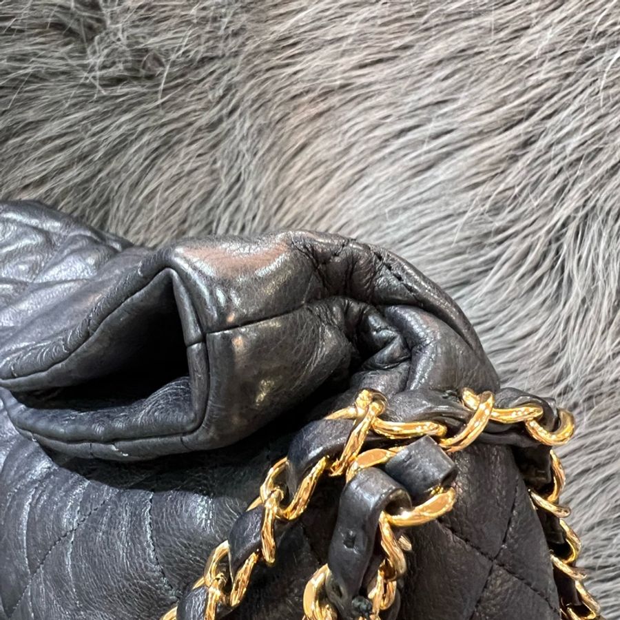Chanel 黑色 牛皮 金鍊 ChainAround 肩背包 牛角包-16