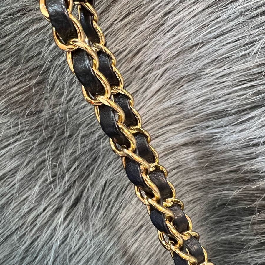 Chanel 黑色 牛皮 金鍊 ChainAround 肩背包 牛角包-18