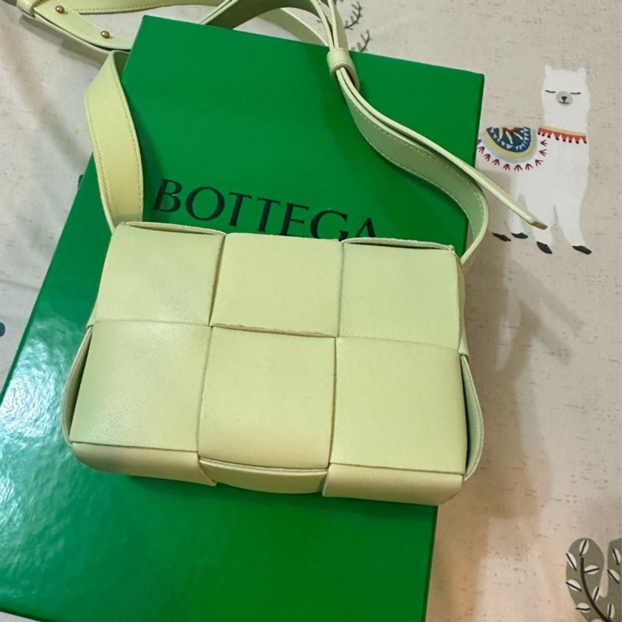 Bottega Veneta BV mini cassette 迷你卡帶包 淺綠色-4