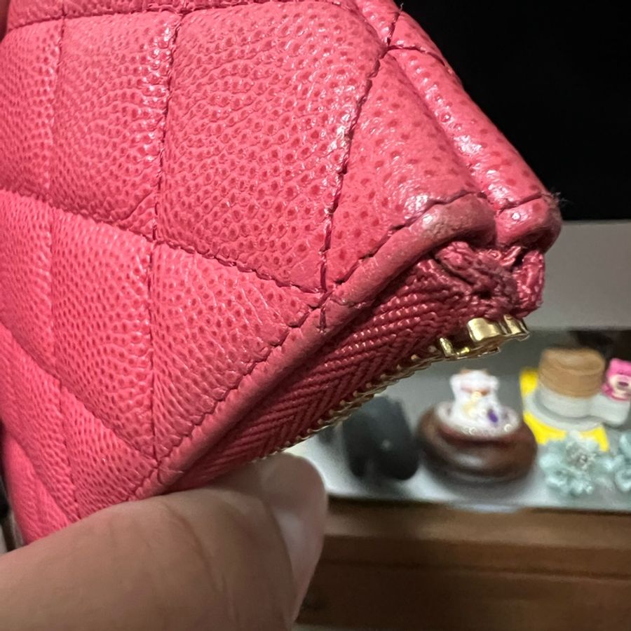 二手 CHANEL 荔枝牛皮淡金釦 莓紅色 拉鍊一字款零錢包-18