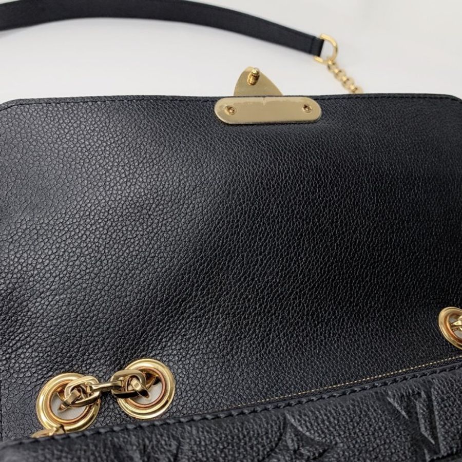 LV Marceau皮革壓紋鏈帶肩背包-6
