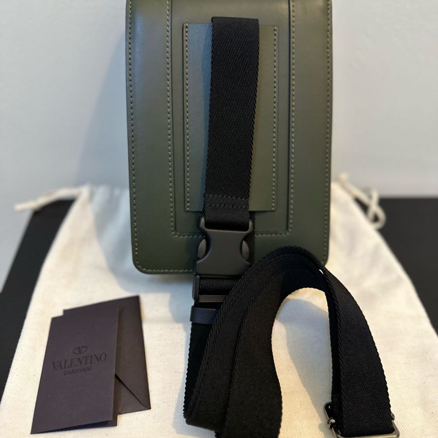 VALENTINO-1