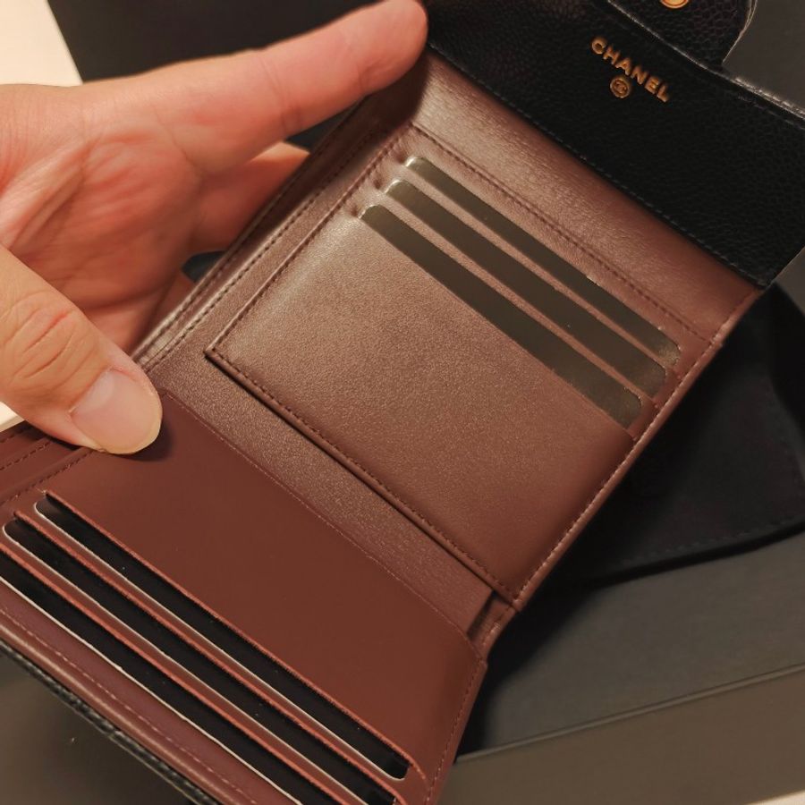 出國前特價日本超難買帶回4月全新品香奈兒cf短夾-2