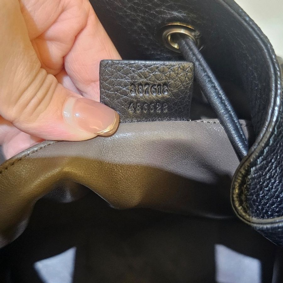 🎀👜曼蒂二手精品👜🎀 GUCCI 古馳竹節肩背水桶包 手提包 抽繩流蘇 皮革黑色-14