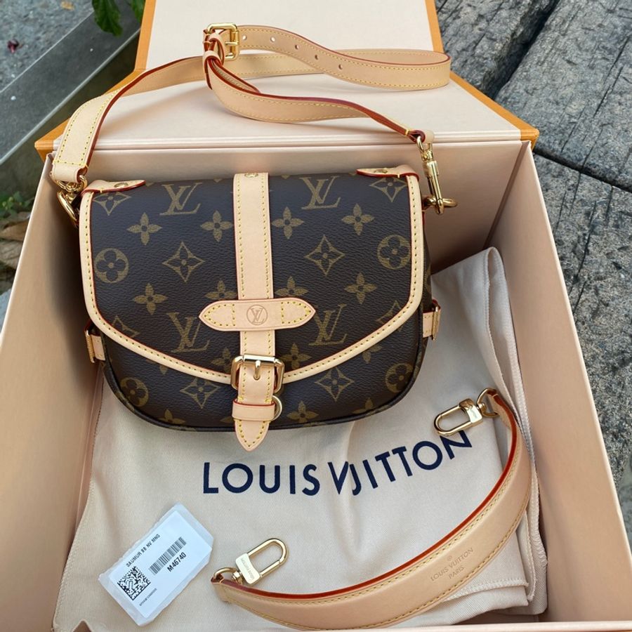 近新LV LOUIS VUITTON Saumur BB原花新款M46740小馬鞍包斜背包肩背包-0
