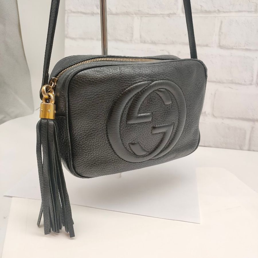 GUCCI 古馳 經典GUCCI 古馳 308364 經典SOHO系列大LOGO流蘇吊飾肩背/斜背相機包(黒色)小牛皮荔枝皮金鍊,-5