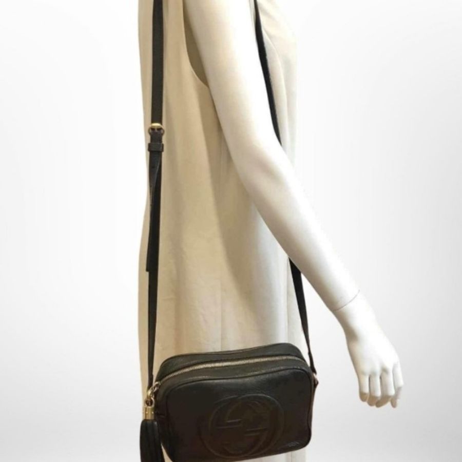 GUCCI 古馳 經典GUCCI 古馳 308364 經典SOHO系列大LOGO流蘇吊飾肩背/斜背相機包(黒色)小牛皮荔枝皮金鍊,-13