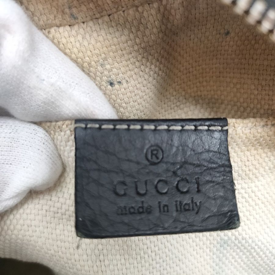 GUCCI 古馳 經典GUCCI 古馳 308364 經典SOHO系列大LOGO流蘇吊飾肩背/斜背相機包(黒色)小牛皮荔枝皮金鍊,-24