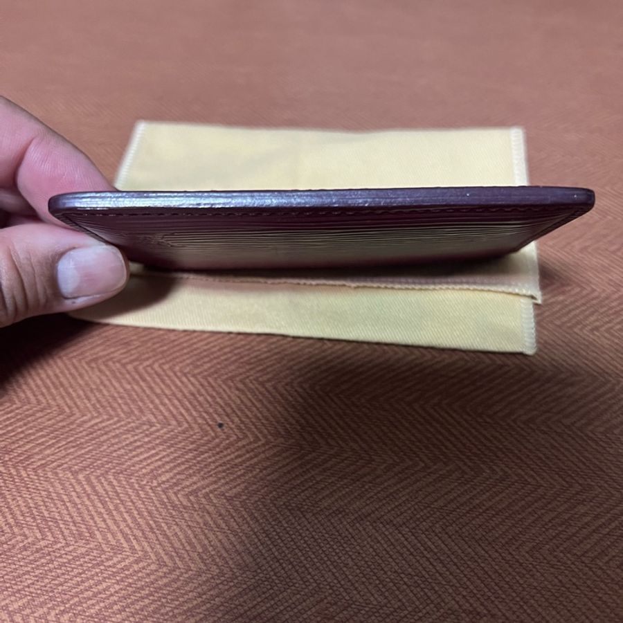 Louis Vuitton LV  EPI 水波紋 莓果色牛皮卡片夾-7