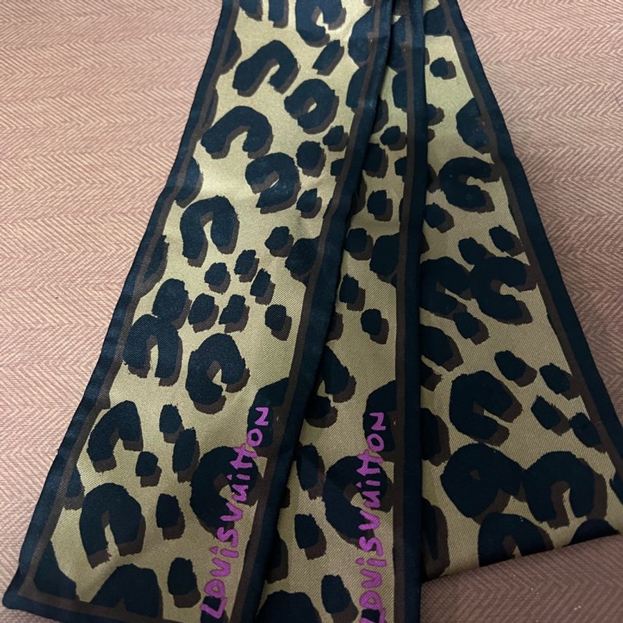 二手真品 Louis Vuitton Twilly Silk Leopard 絲巾/髪帶-1
