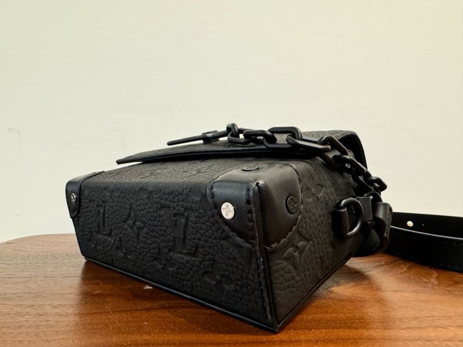 LOUIS VUITTON LV STEAMER男隨身包-11