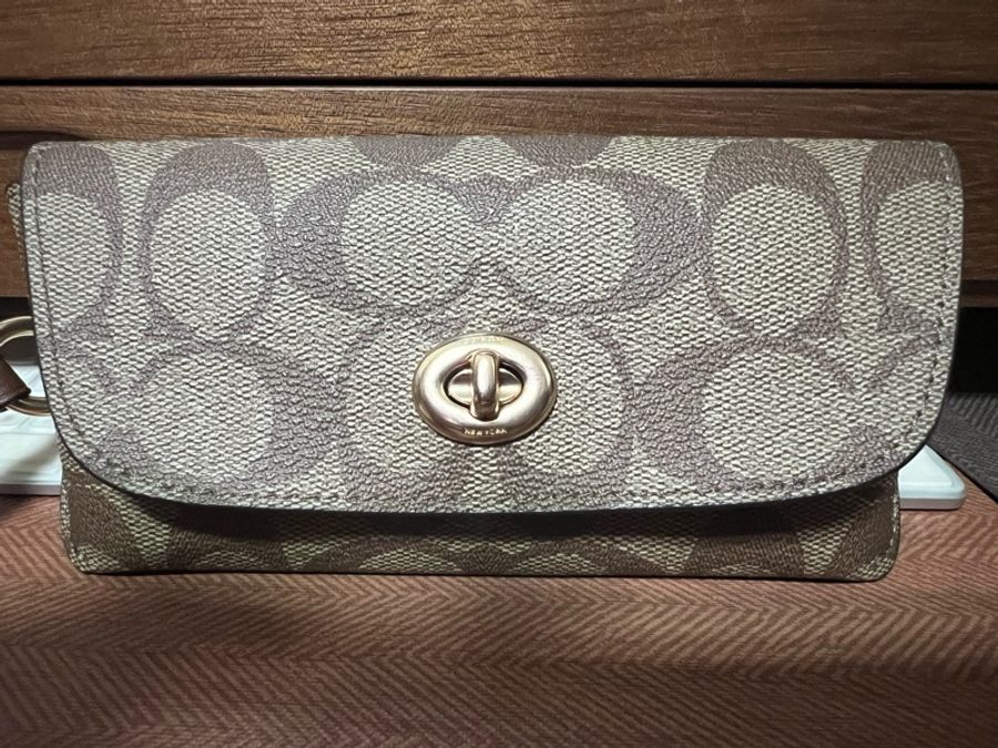 全新 COACH 老花款眼鏡盒-1