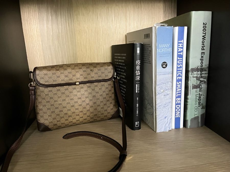 Gucci Vintage 經典老花郵差包-11