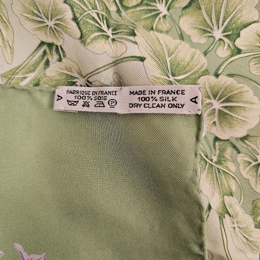hermes la prairie 絲巾 粉綠色 春天花園🌿🌾☘️🍀🌷🪻⚘️🌻🦟🦋🐛🐝🪲🐞🐌🦗 中古美品-19