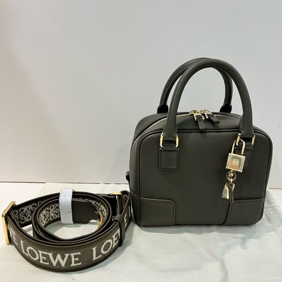 Loewe 納帕小牛皮 Amazona 16包 卡其色《2024季度新品》-3