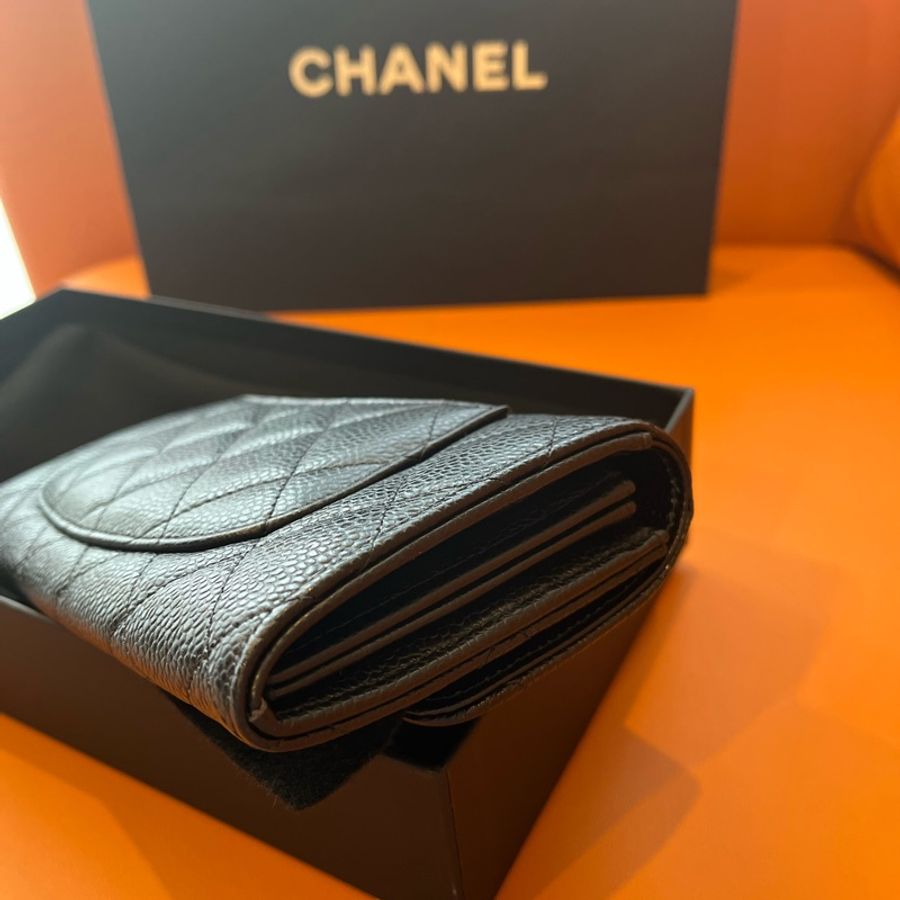 CHANEL 香奈兒 2024最新芯片款 經典coco 口蓋長夾 黑金 最搶手荔枝牛皮+金釦-11