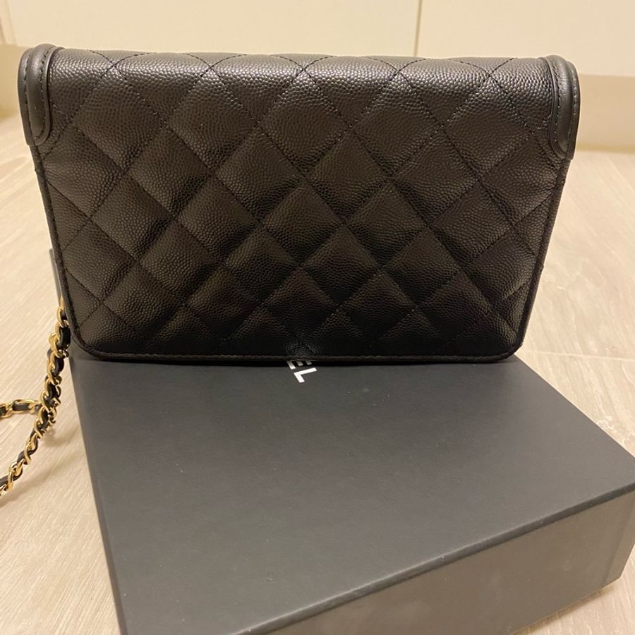 Chanel woc-4