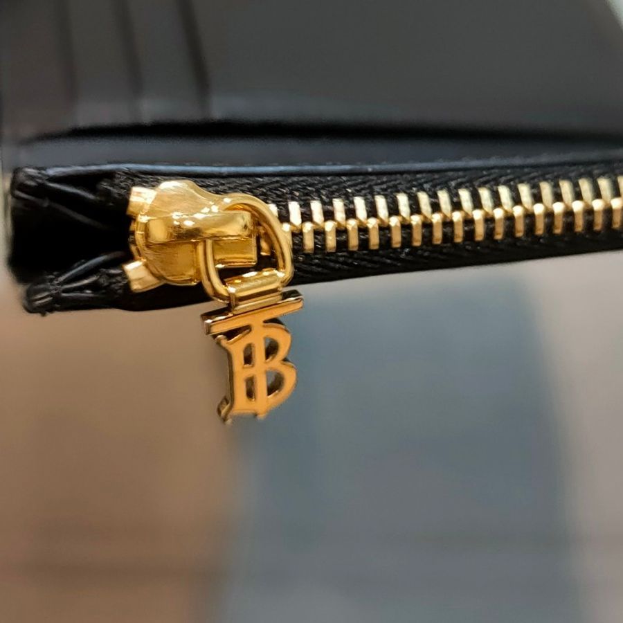🔥10/9-10/30週年慶🔥【最後倒數】【9成新】㊣✨ Burberry✨(附防塵袋)博柏利 TB 黑色 金釦 壓紋 短夾 皮夾 錢包/二手精品/保證正品🌳二手樹屋🌳-18