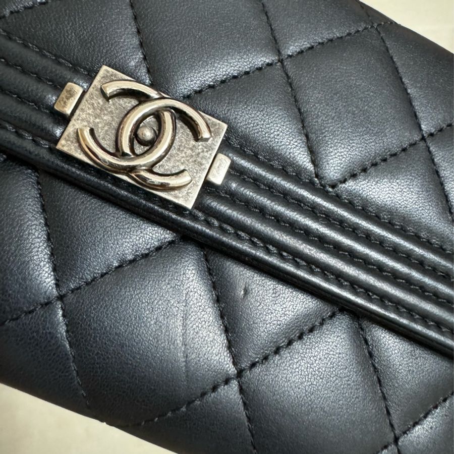 Chanel Boy 羊皮復古銀扣長夾-6