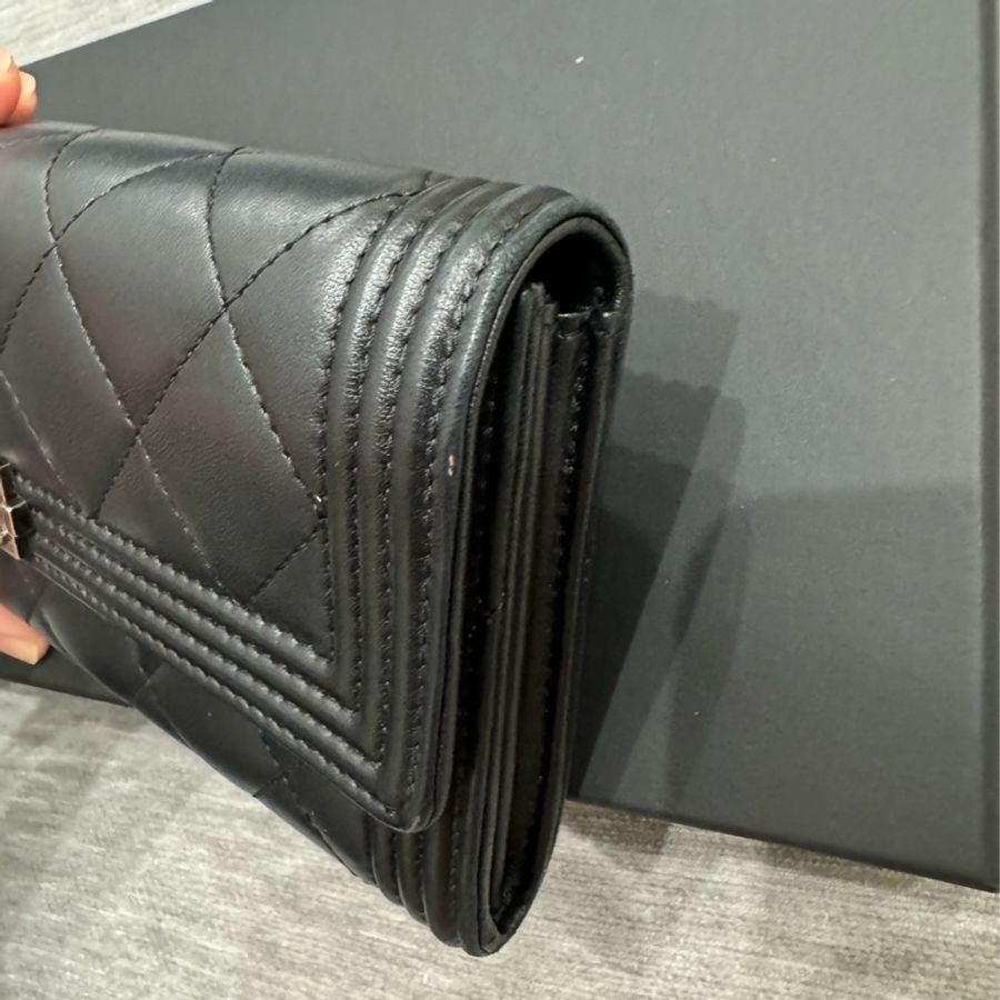 Chanel Boy 羊皮復古銀扣長夾-14