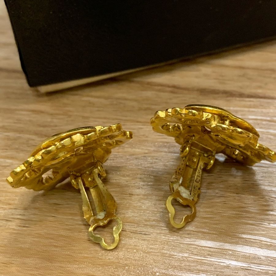 chanel vintage 金色耳環-11