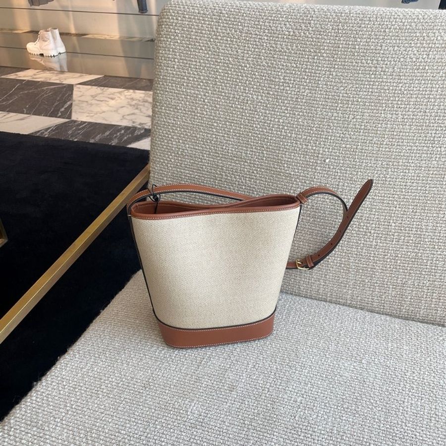 🎊佳節特賣🎁Celine 113782 小款 織物及牛皮革 Cuir 凱旋門水桶包 原色/黃褐色-2