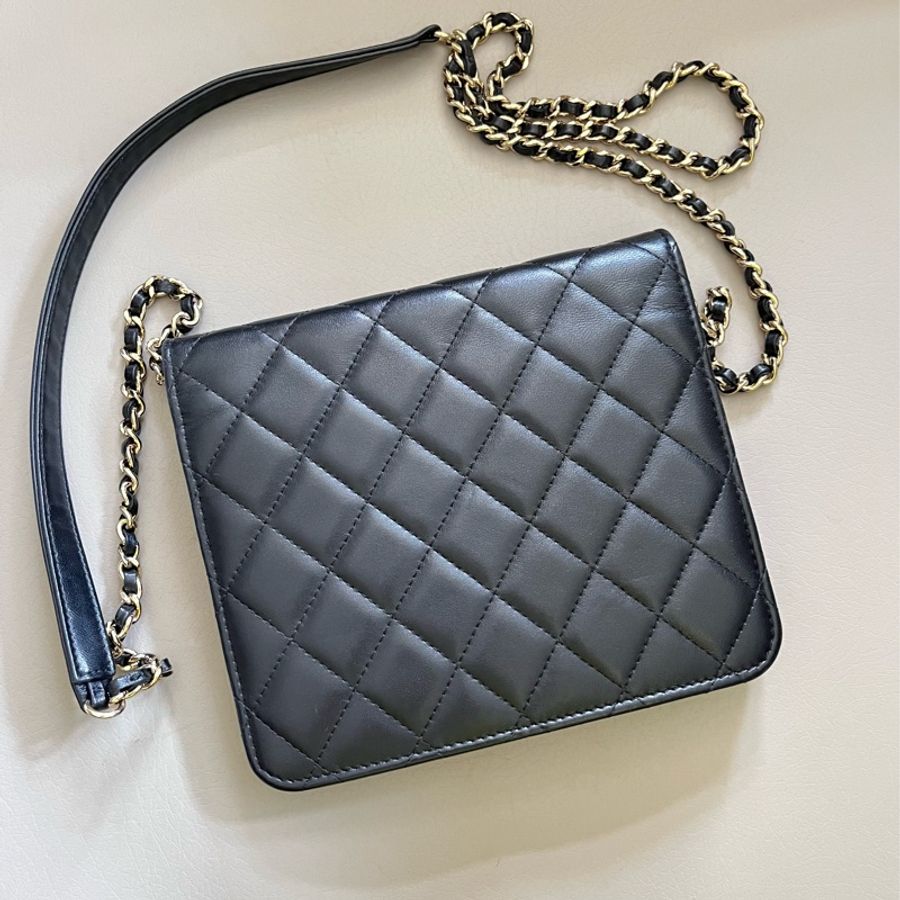 Chanel Woc 黑色淡金鏈-1