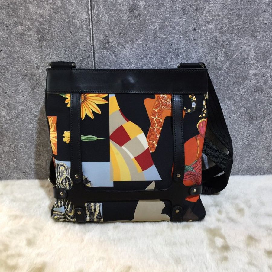 SALVATORE FERRAGAMO 黑底花豹系列正方斜背包/肩背包-1