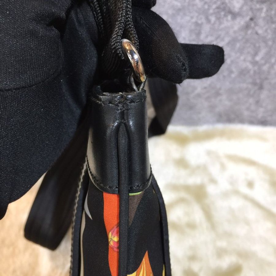 SALVATORE FERRAGAMO 黑底花豹系列正方斜背包/肩背包-10
