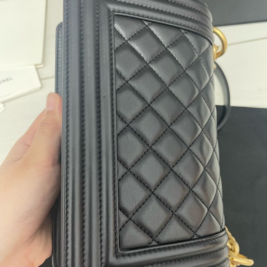 香奈兒 CHANEL BOY 20 黑金牛皮小號-6